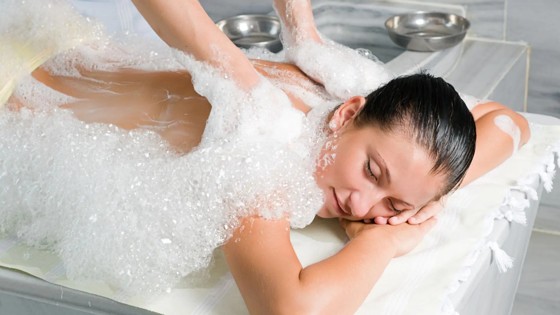 Belek: Turkish Bath with Peeling Foam and Oil Massage