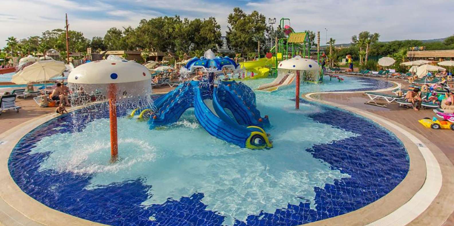 Alanya: Eftalia Island Aquapark Transfer with Lunch - image 3