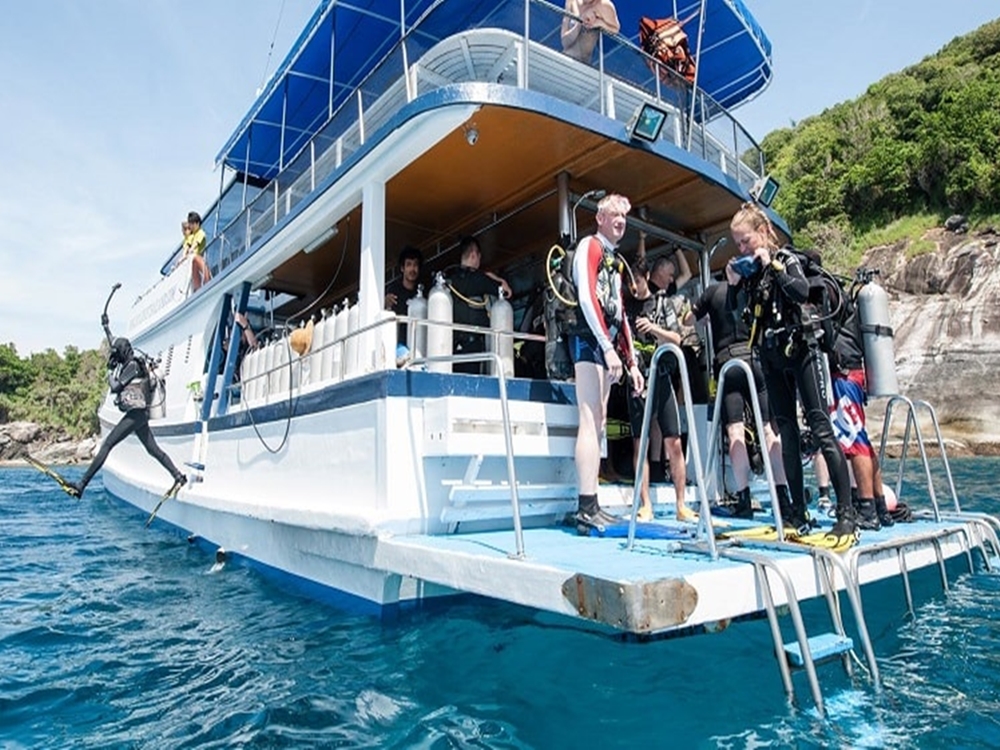 Antalya: Scuba Diving with Pickup, Lunch, and 2 Dives - image 3