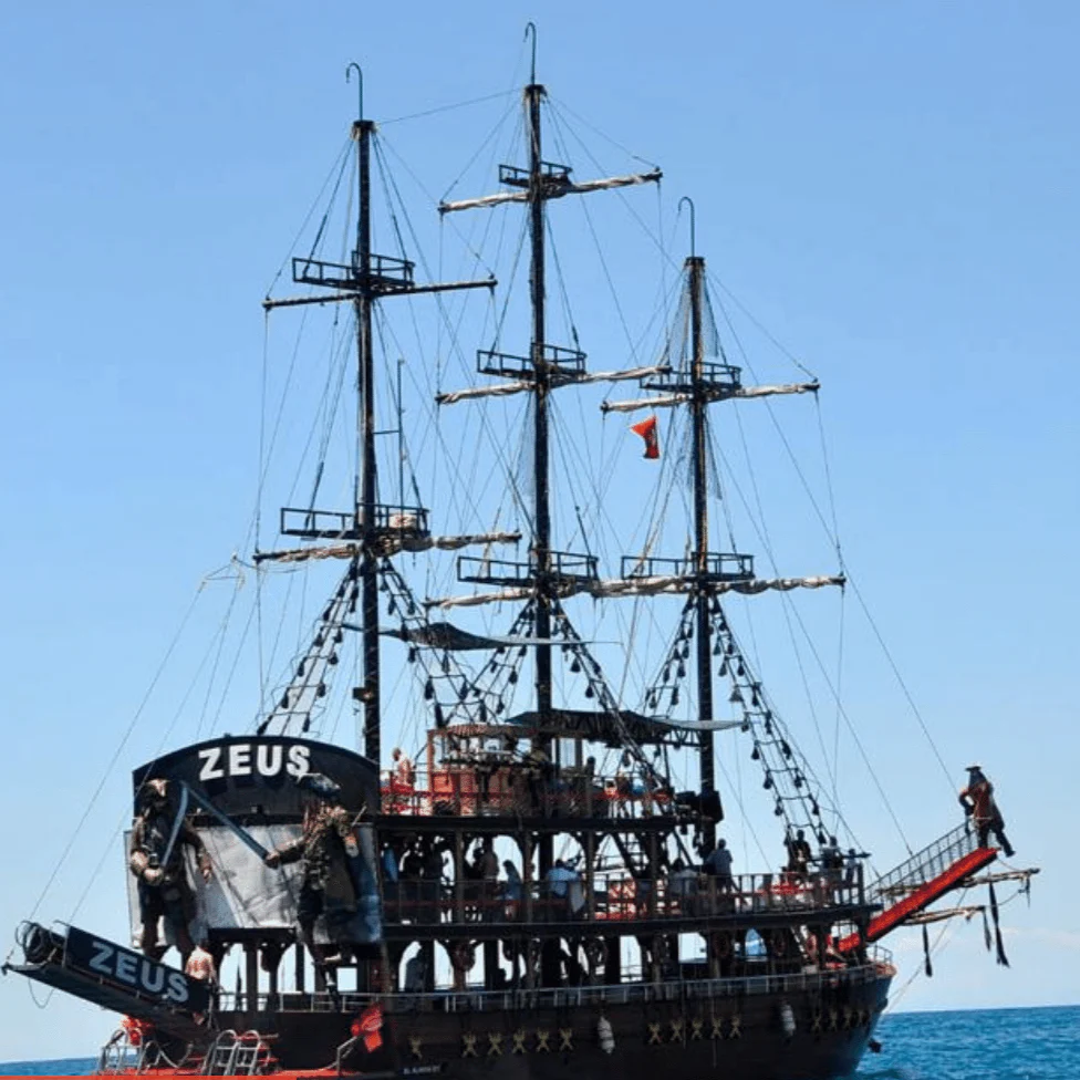 Alanya: Pirates Boat Tour with Lunch and Drinks