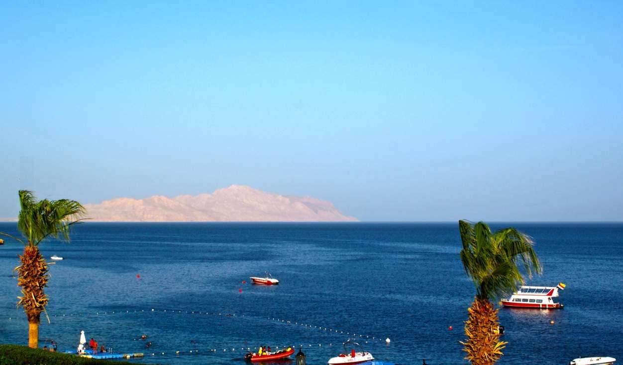 Boat trip to Tiran Island from Sharm - image 3